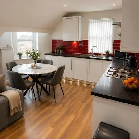 Apartment Stylish Flat With Free Private Parking